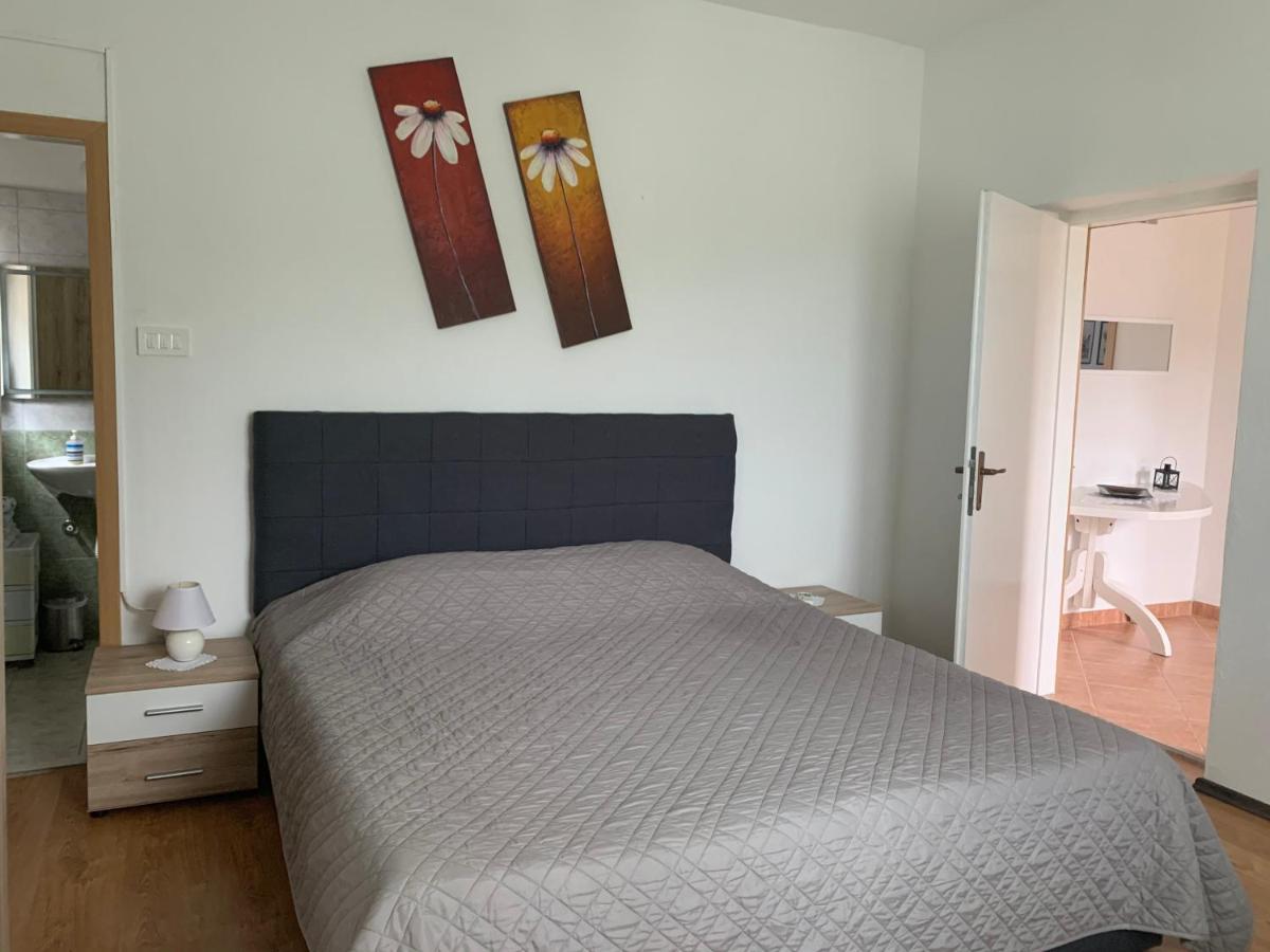 Apartmani Spomenka Seline Eksteriør billede