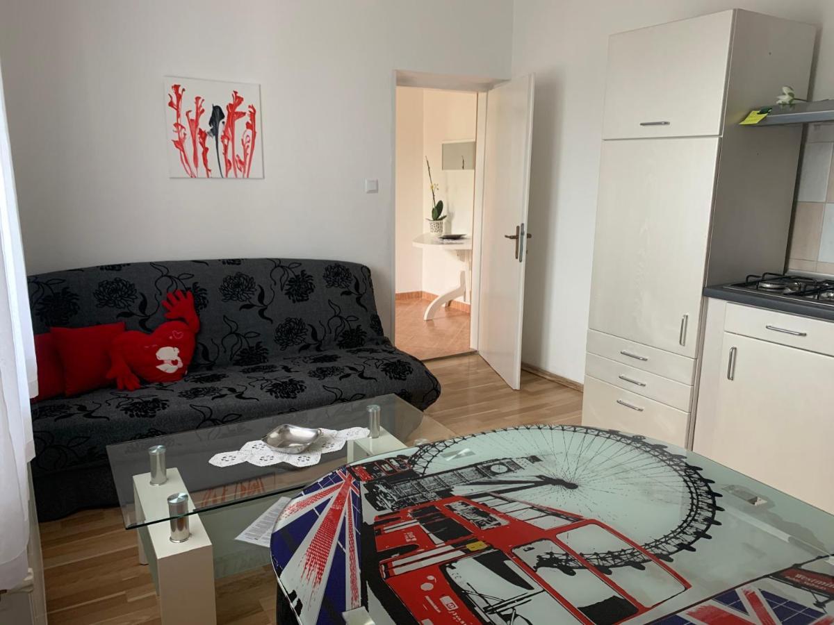 Apartmani Spomenka Seline Eksteriør billede